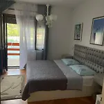 Makjanic Apartament *